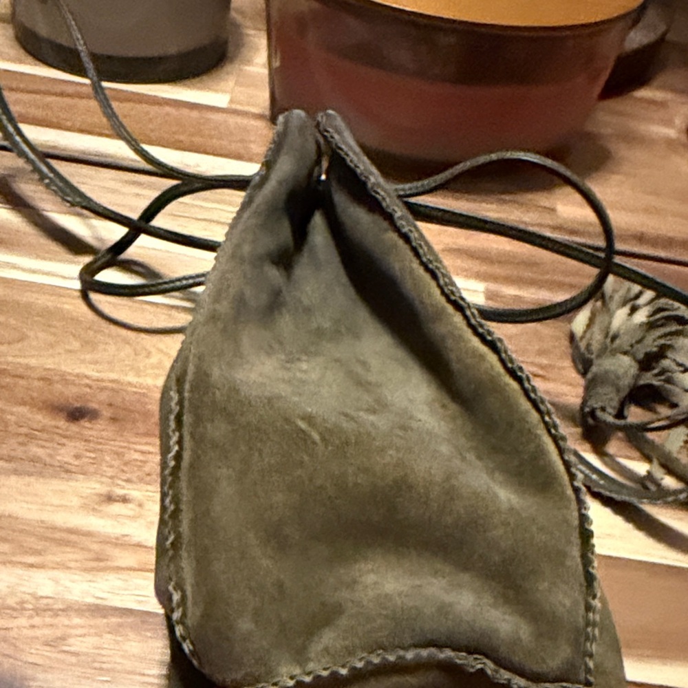 Bottega Veneta Olive Green Suede Shoulder Bag - Picture 4 of 9